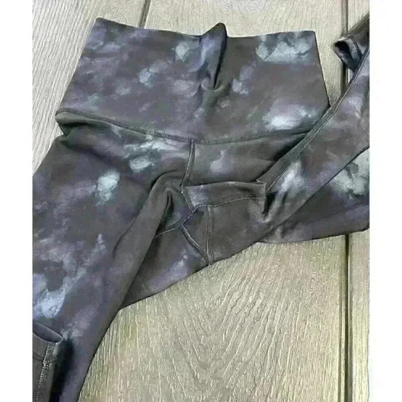 Old Navy Womens Powersoft Extra High Rise Galaxy Leggings Hidden Pocket Sz XS - Picture 7 of 10